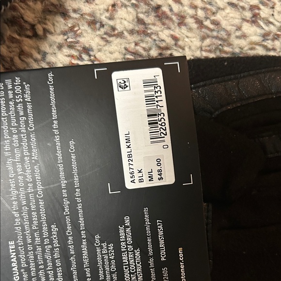 New Isotoner Signature Active Knit Gloves - Black and Gray - Picture 4 of 7